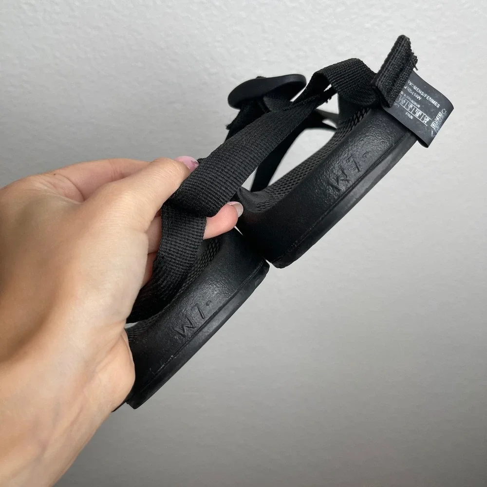 Chaco Z1 Classic Womens 7 Black Strappy Athletic Hiking Sandals